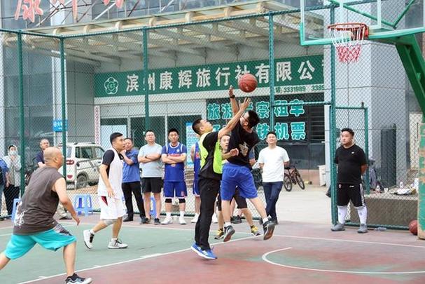 对小球队的