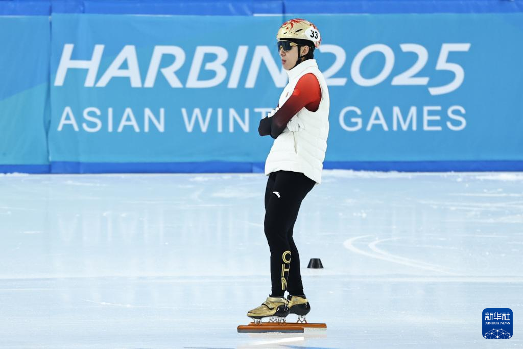 不到他刚加