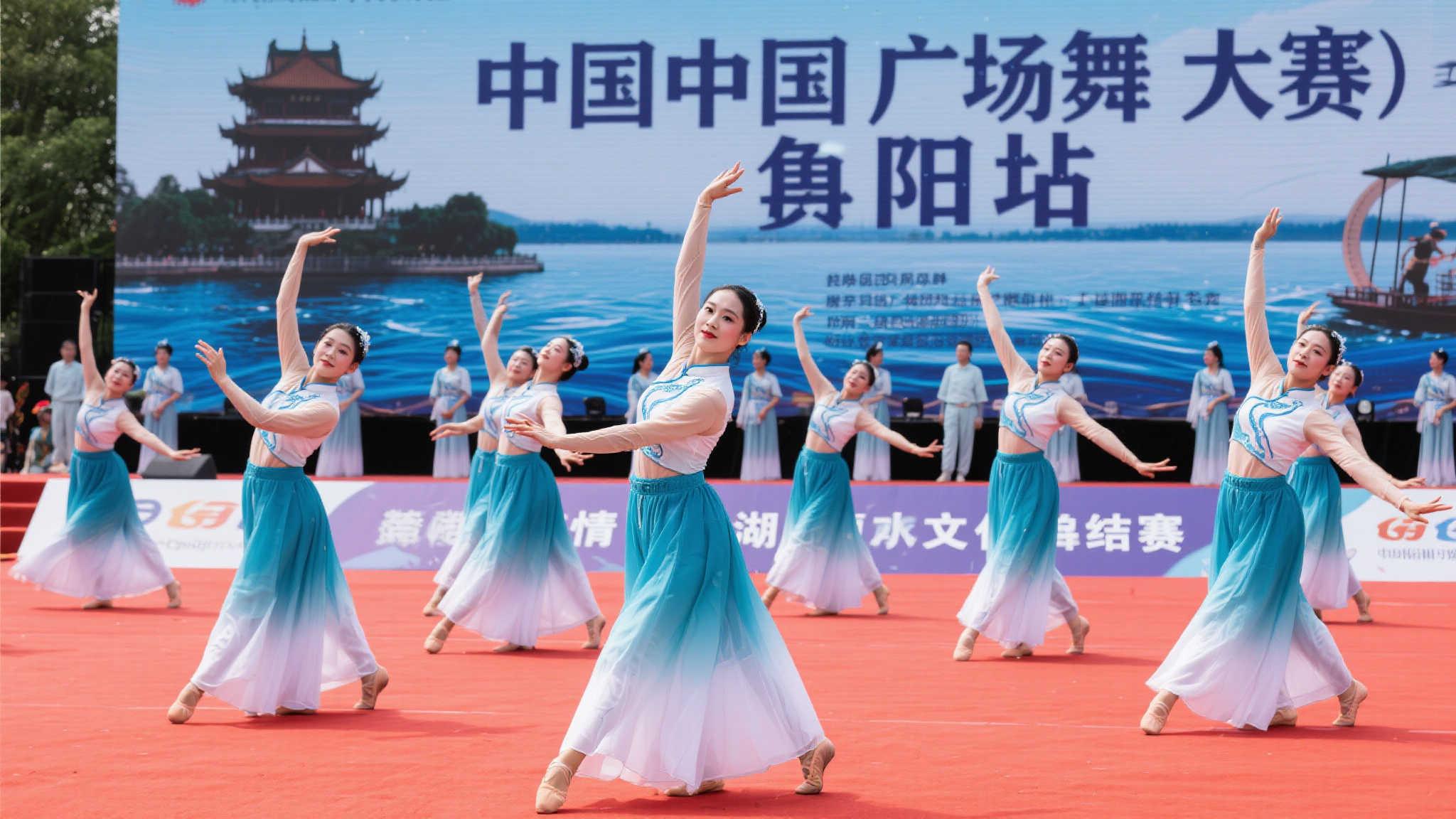 不仅具备超